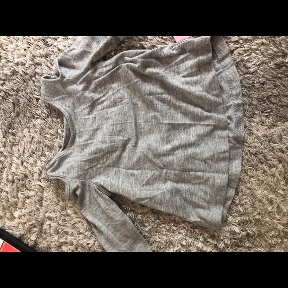 Multiple shirts - Picture 5 of 6